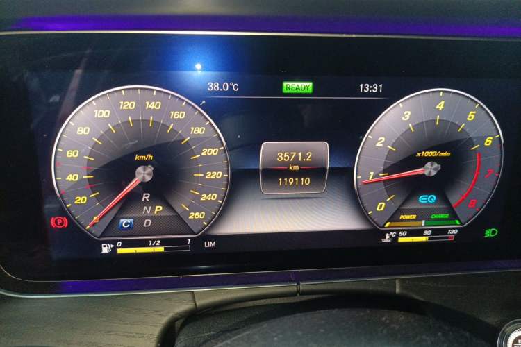 Used Mercedes-Benz E-Class 2019 E 260 L Sport Edition Odometer Close Up