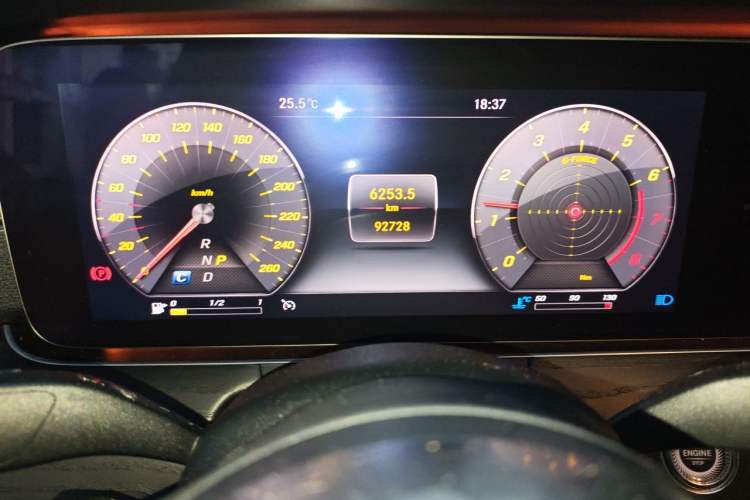 Used Mercedes-Benz E-Class 2019 Restyled E 300 L Luxury Edition Odometer Close Up