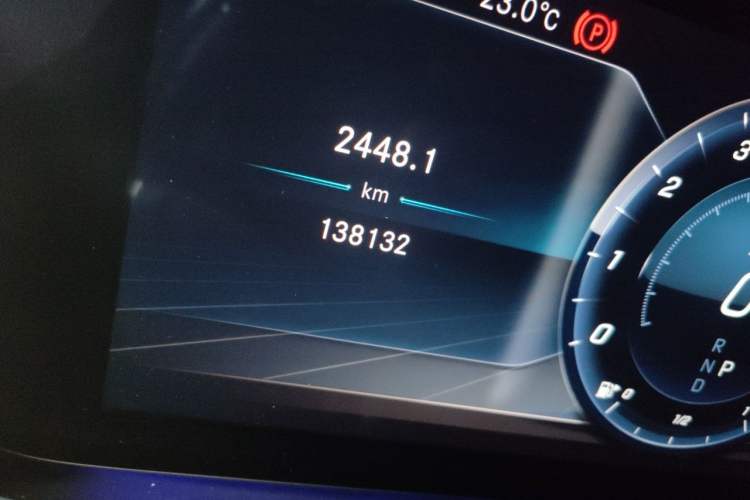 Used Mercedes-Benz E-Class 2019 Facelifted E 300 L Stylish Version Odometer Close Up