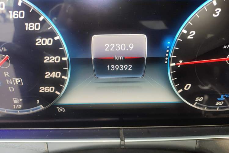 Used Mercedes-Benz E-Class 2019 E 300 L Sporty and Stylish Model