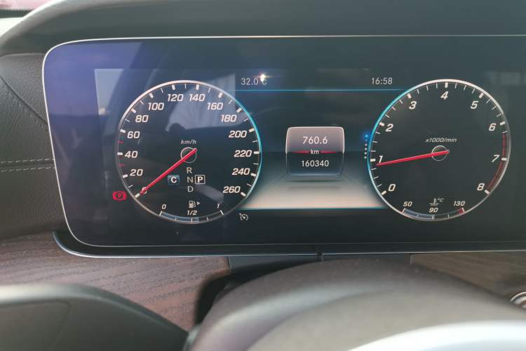 Used Mercedes-Benz E-Class 2019 Facelifted E 300 L Stylish Version Odometer Close Up