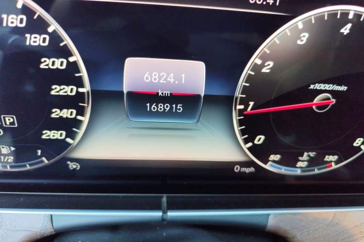 Used Mercedes-Benz E-Class 2019 Facelifted E 300 L Stylish Version Odometer Close Up
