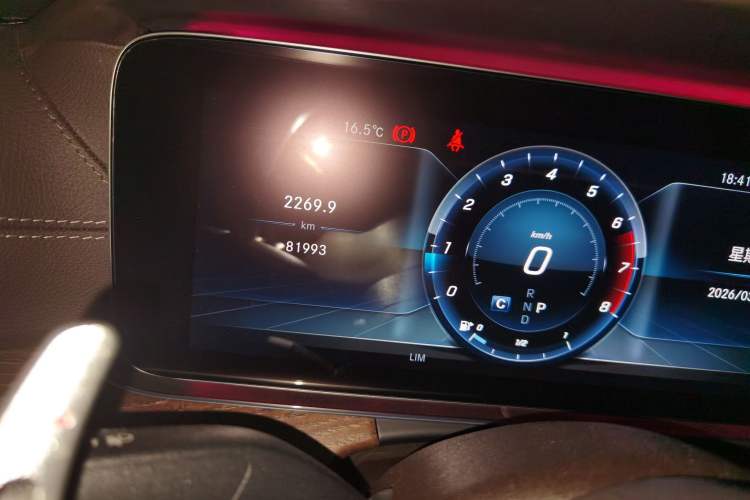 Used Mercedes-Benz E-Class 2019 Facelifted E 300 L Stylish Version Odometer Close Up
