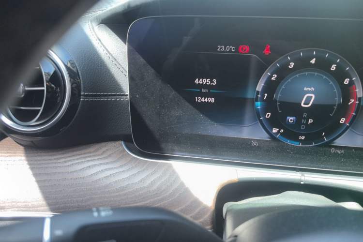 Used Mercedes-Benz E-Class 2019 Restyled E 300 L Luxury Edition Odometer Close Up