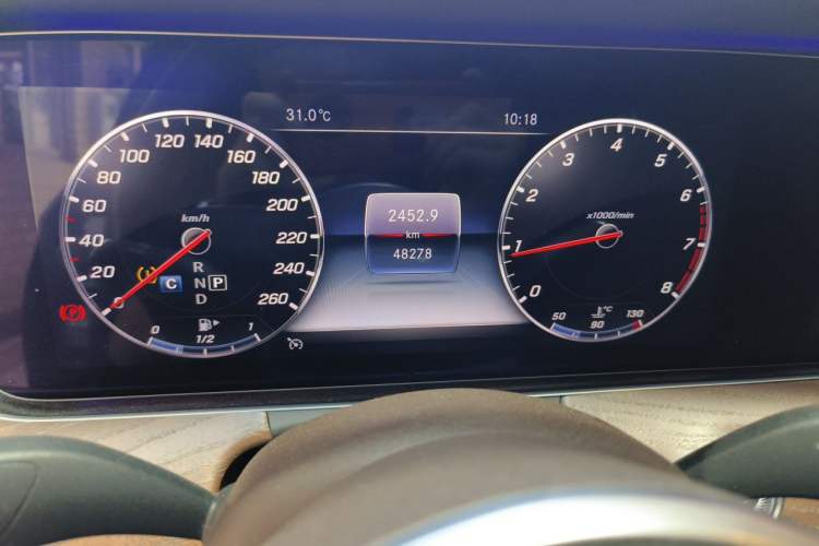 Used Mercedes-Benz E-Class 2019 Restyled E 300 L Luxury Edition Odometer Close Up