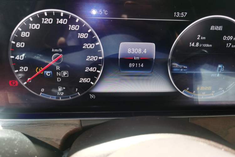 Used Mercedes-Benz E-Class 2019 Facelifted E 300 L Stylish Version Odometer Close Up