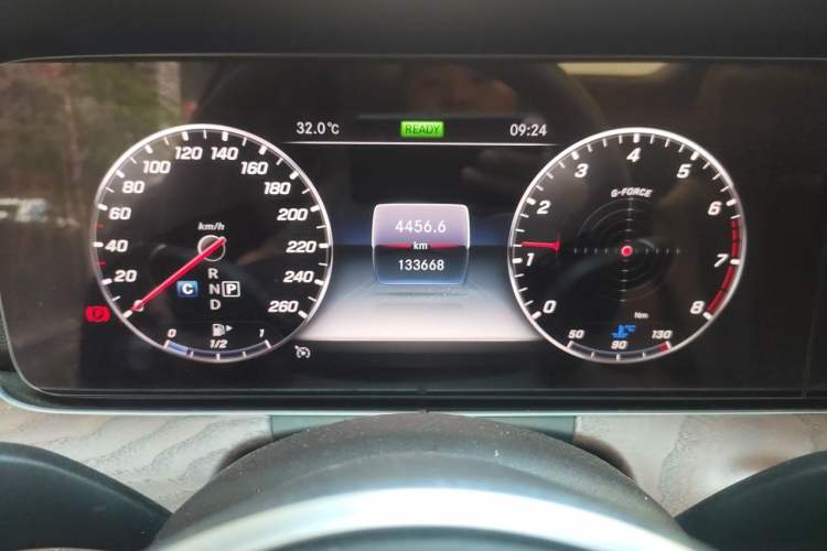 Used Mercedes-Benz E-Class 2019 E 260 L Odometer Close Up