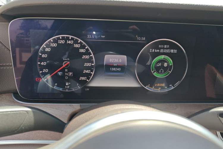 Used Mercedes-Benz E-Class 2019 E 200 L Odometer Close Up