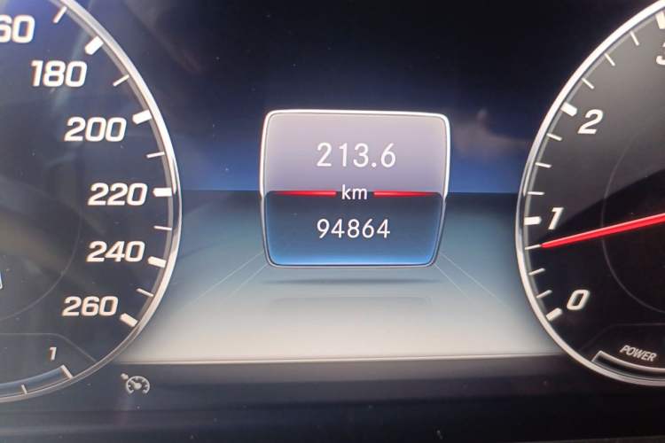 Used Mercedes-Benz E-Class 2019 E 260 L Odometer Close Up