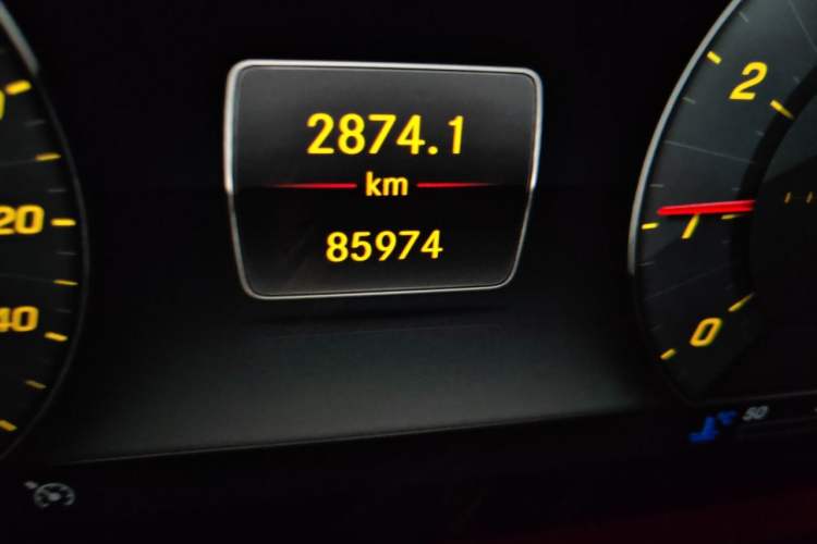 Used Mercedes-Benz E-Class 2019 Facelifted E 300 L Stylish Version Odometer Close Up