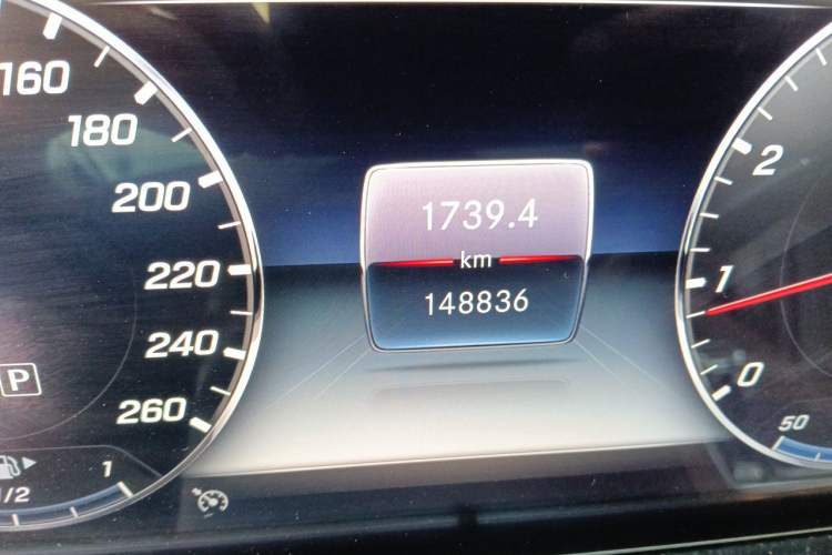 Used Mercedes-Benz E-Class 2019 Facelifted E 300 L Stylish Version Odometer Close Up