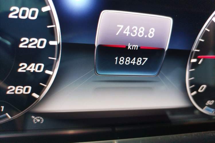 Used Mercedes-Benz E-Class 2019 Restyled E 300 L Sporty and Stylish Edition Odometer Close Up