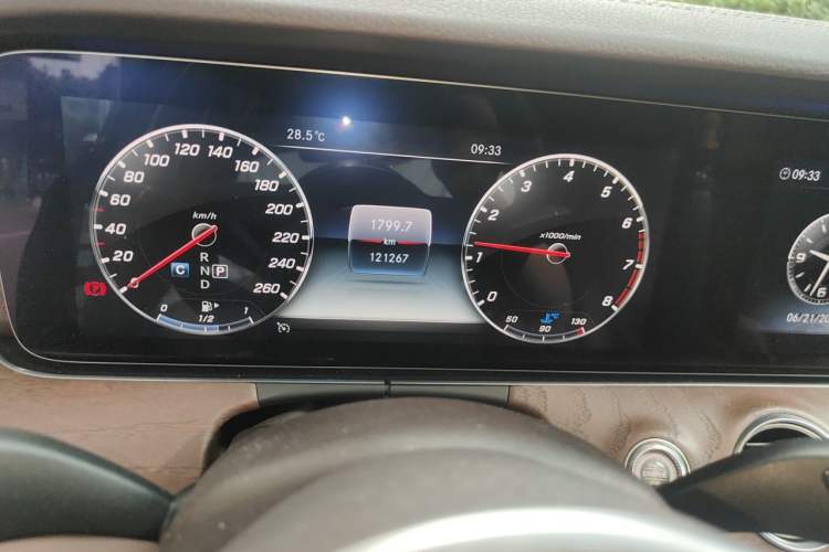 Used Mercedes-Benz E-Class 2019 Facelifted E 300 L Stylish Version Odometer Close Up