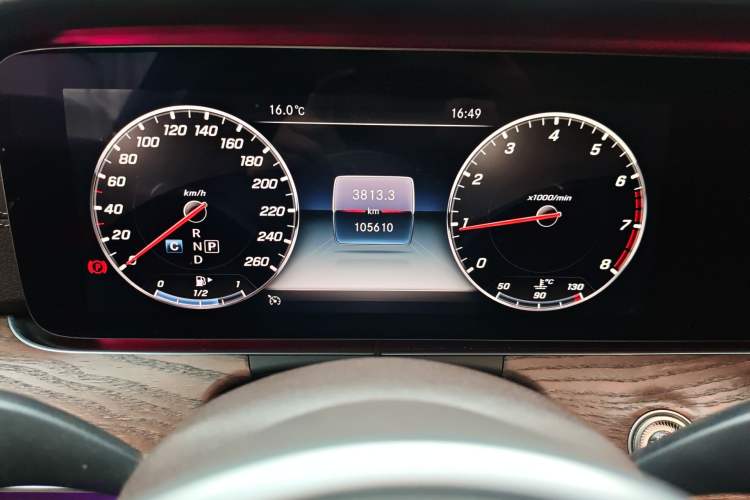 Used Mercedes-Benz E-Class 2019 E 300 L Stylish Model Odometer Close Up