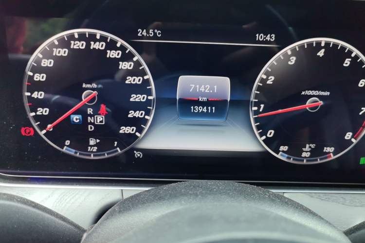 Used Mercedes-Benz E-Class 2019 E 200 L Sport Edition Odometer Close Up