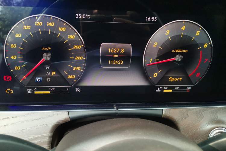 Used Mercedes-Benz E-Class 2019 E 200 L Odometer Close Up