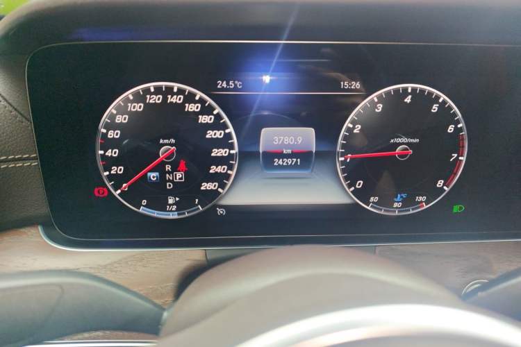 Used Mercedes-Benz E-Class 2019 Facelifted E 300 L Stylish Version Odometer Close Up