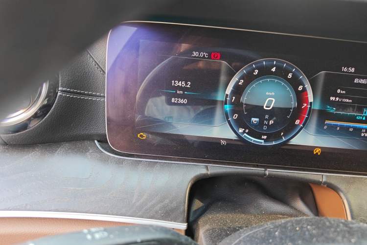 Used Mercedes-Benz E-Class 2019 E 300 L Sport Luxury Edition Odometer Close Up