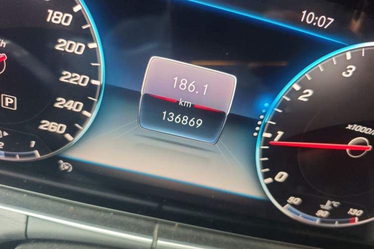 Used Mercedes-Benz E-Class 2019 Restyled E 300 L Luxury Edition Odometer Close Up