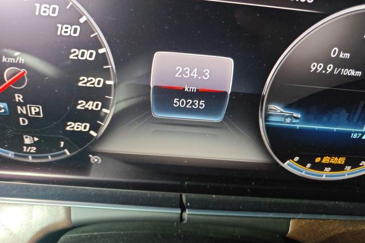 Used Mercedes-Benz E-Class 2019 Restyled E 300 L Luxury Edition Odometer Close Up