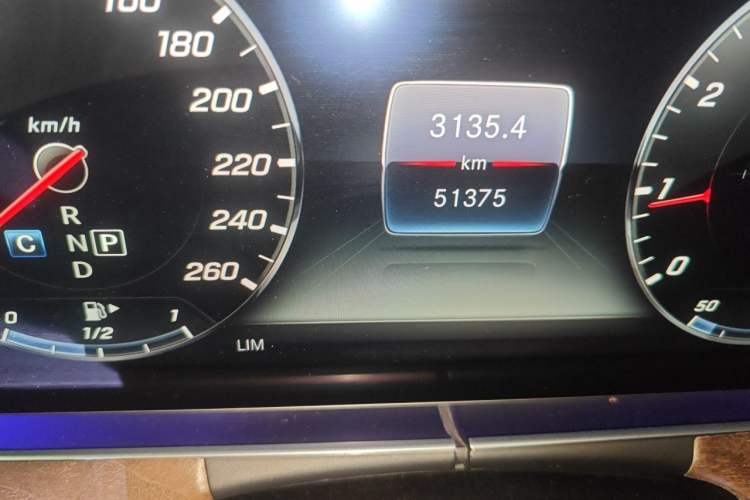 Used Mercedes-Benz E-Class 2019 Facelifted E 300 L Stylish Version Odometer Close Up