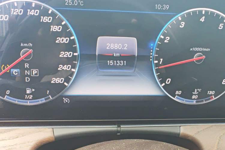 Used Mercedes-Benz E-Class 2019 Facelifted E 300 L Stylish Version Odometer Close Up