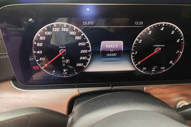 Used Mercedes-Benz E-Class 2019 E 200 L Odometer Close Up