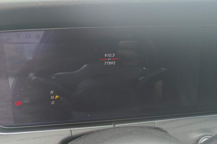 Used Mercedes-Benz E-Class 2019 Restyled E 300 L Sport Luxury Edition Odometer Close Up
