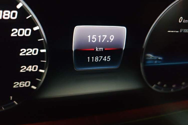 Used Mercedes-Benz E-Class 2019 E 300 L Stylish Model Odometer Close Up
