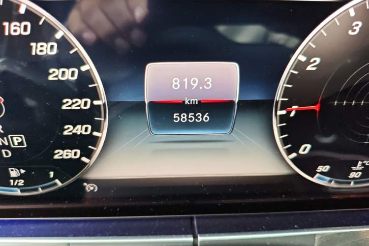 Used Mercedes-Benz E-Class 2019 E 260 L Sport 4MATIC Odometer Close Up
