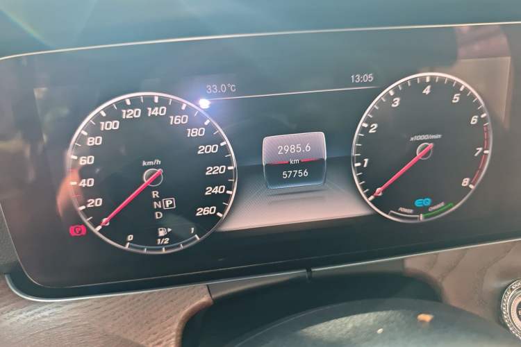 Used Mercedes-Benz E-Class 2019 E 260 L Odometer Close Up