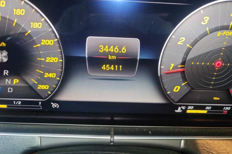 Used Mercedes-Benz E-Class 2019 E 300 L Sport Luxury Edition Odometer Close Up