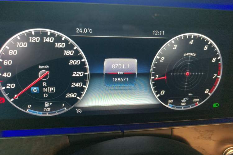 Used Mercedes-Benz E-Class 2019 E 200 L Odometer Close Up