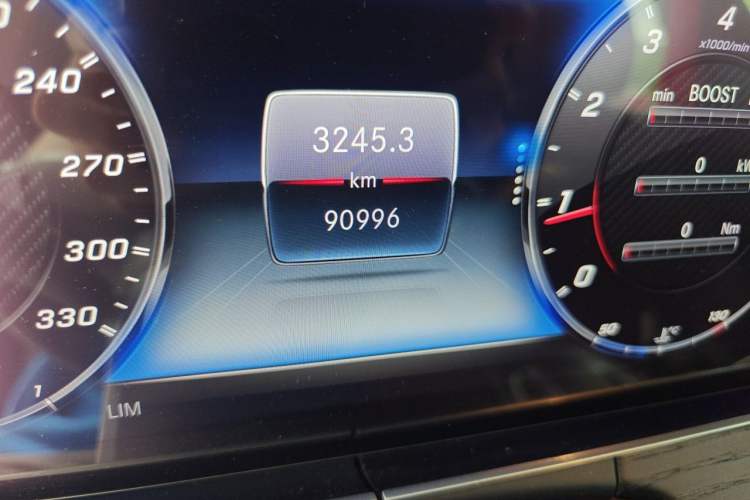 Used Mercedes-Benz E-Class 2019 E 200 L Sport Edition Odometer Close Up