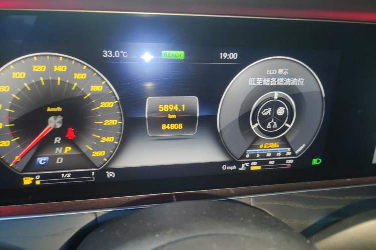 Used Mercedes-Benz E-Class 2019 E 260 L Sport Edition Odometer Close Up