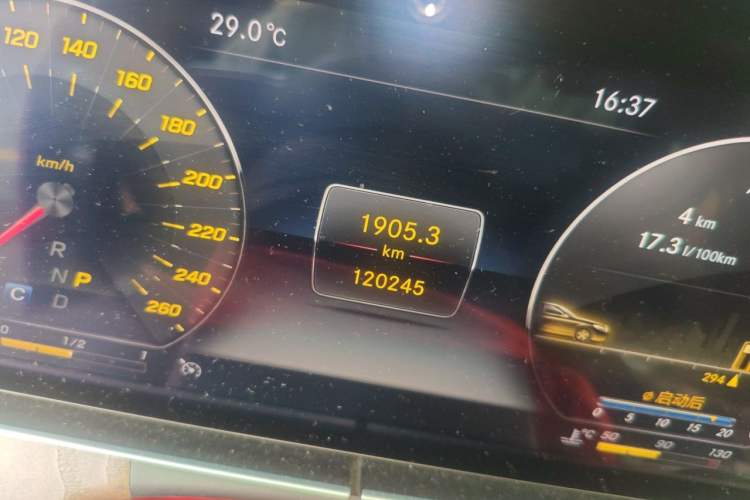 Used Mercedes-Benz E-Class 2019 Restyled E 300 L Luxury Edition Odometer Close Up