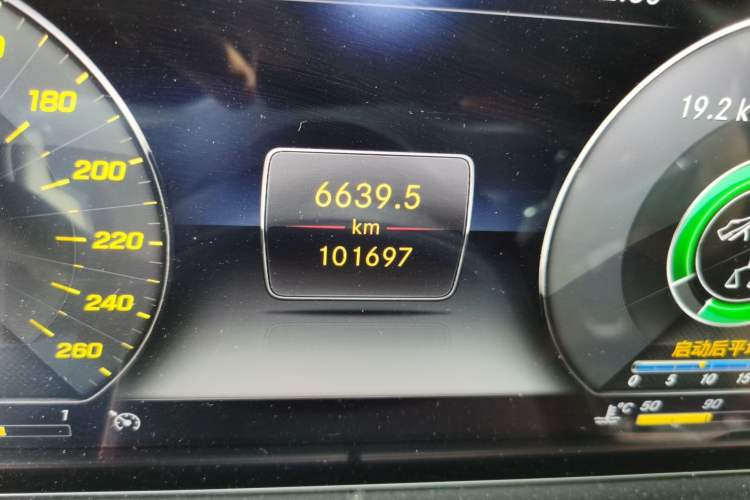 Used Mercedes-Benz E-Class 2019 E 260 L Sport Edition Odometer Close Up