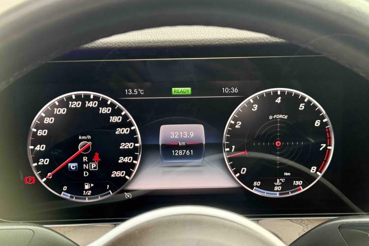 Used Mercedes-Benz E-Class 2019 E 260 L Odometer Close Up
