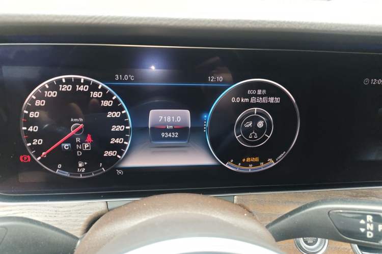 Used Mercedes-Benz E-Class 2019 E 200 L Odometer Close Up
