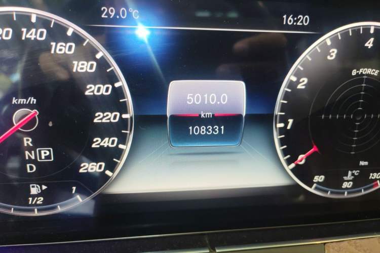Used Mercedes-Benz E-Class 2019 Restyled E 300 L Luxury Edition Odometer Close Up