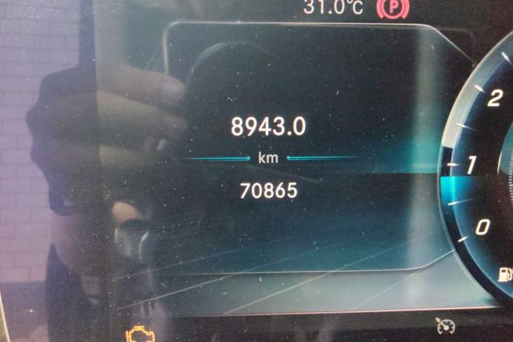 Used Mercedes-Benz E-Class 2019 Facelifted E 300 L Stylish Version Odometer Close Up