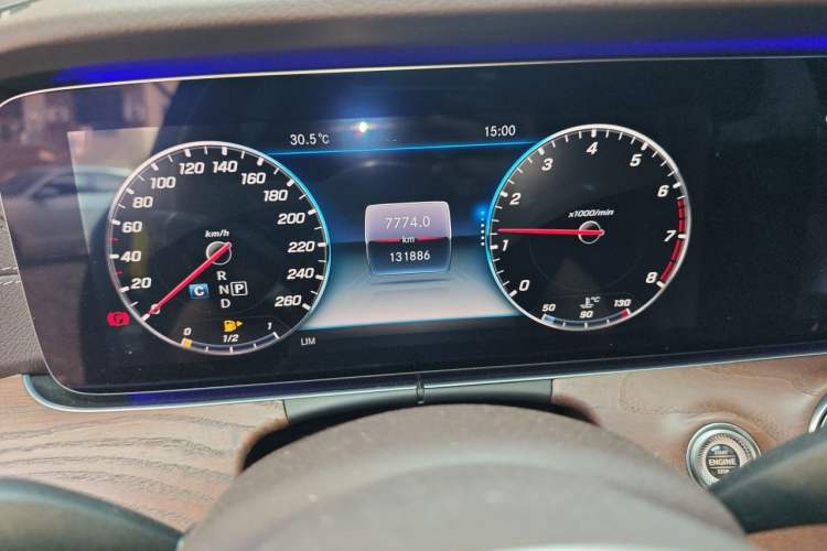 Used Mercedes-Benz E-Class 2019 Restyled E 300 L Luxury Edition Odometer Close Up
