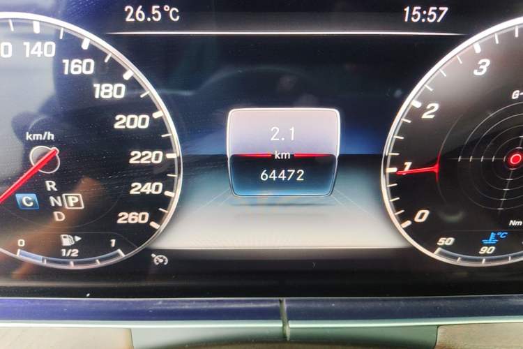 Used Mercedes-Benz E-Class 2019 E 200 L Odometer Close Up