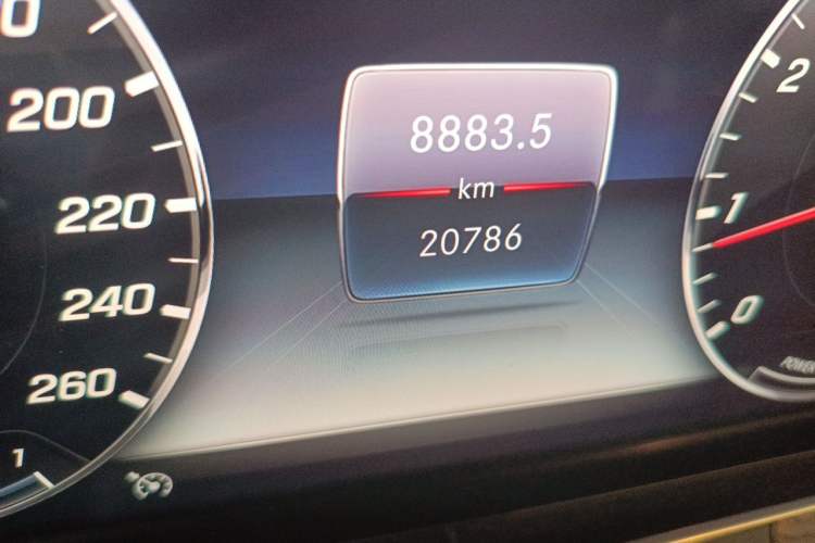 Used Mercedes-Benz E-Class 2019 E 260 L Sport Edition Odometer Close Up