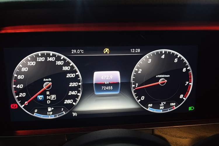 Used Mercedes-Benz E-Class 2019 E 200 L Odometer Close Up