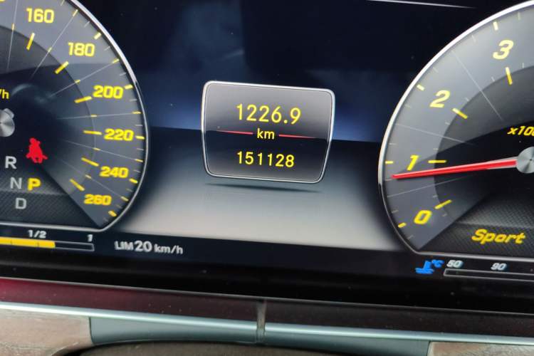 Used Mercedes-Benz E-Class 2019 E 200 L 4MATIC Odometer Close Up