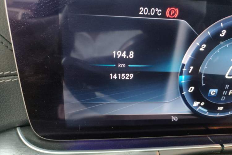Used Mercedes-Benz E-Class 2019 E 200 L Sport Edition Odometer Close Up
