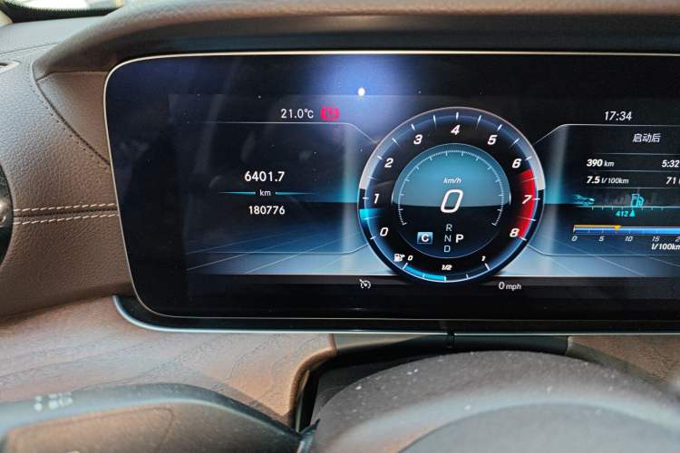 Used Mercedes-Benz E-Class 2019 Facelifted E 300 L Stylish Version Odometer Close Up