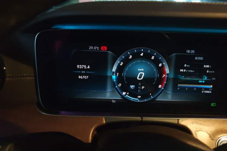Used Mercedes-Benz E-Class 2019 E 200 L Odometer Close Up