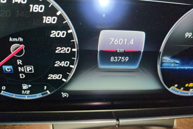 Used Mercedes-Benz E-Class 2019 Restyled E 300 L Luxury Edition Odometer Close Up